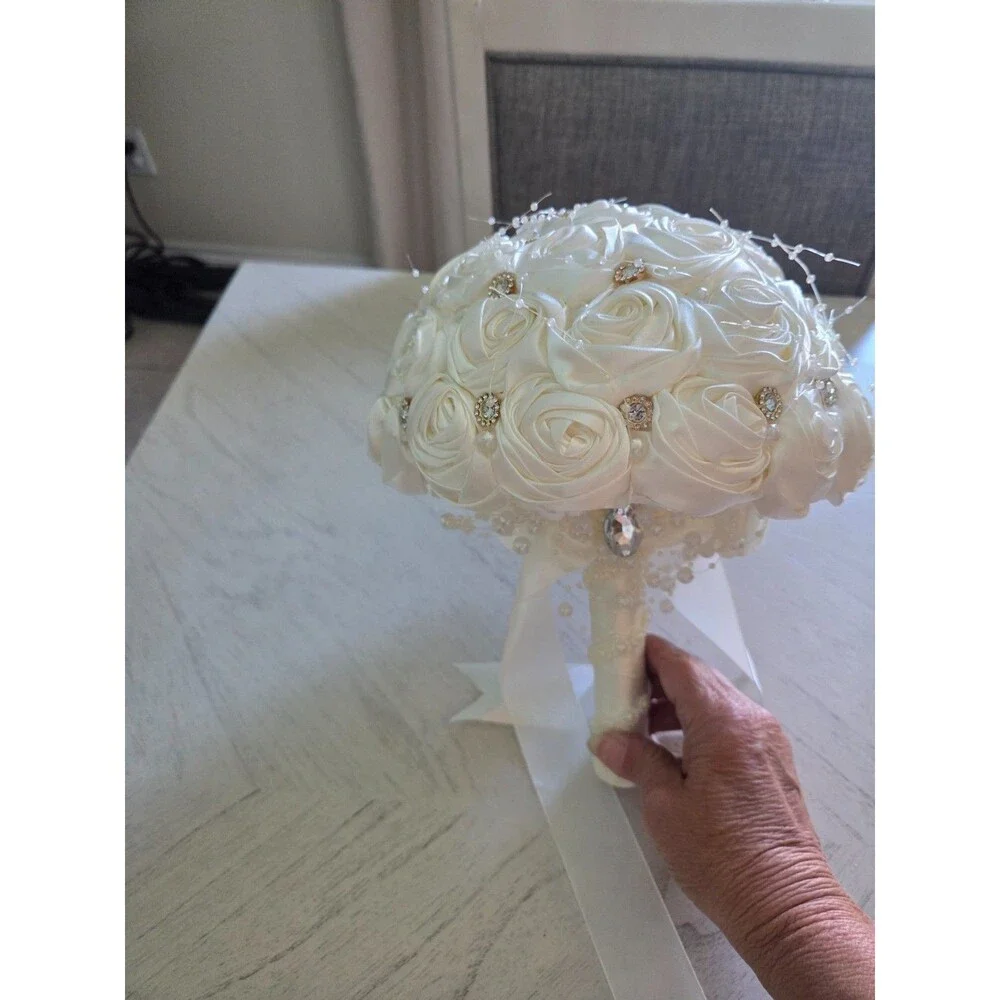 Mhojpik Artificial Rose Bouquet (Ivory, 8.7